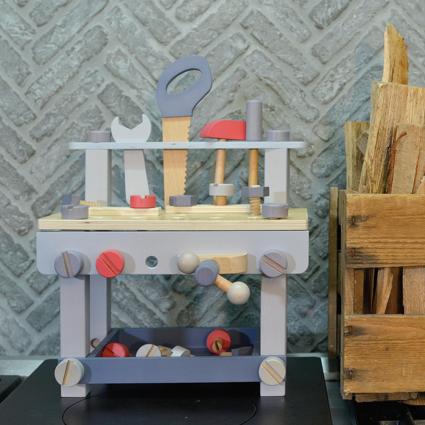 Large Workbench from the EverEarth Lifestyle wooden toy range and distributed by Australian Toy sales.
#carpenter #play #fun #woodentoys #ecofriendly #ats #wood #building #toy